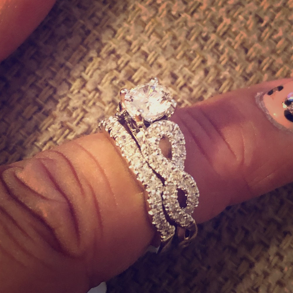 NWT Valina Sample Wedding Ring Set size 6 1/4 6.25